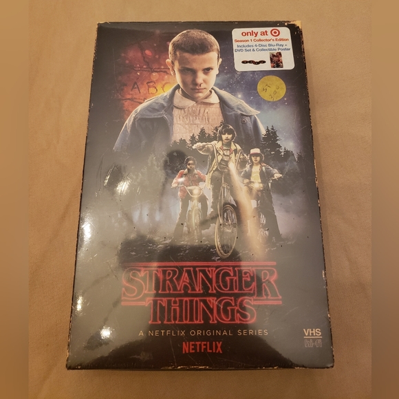 Stranger Things First Season DVD Unopened Set - Picture 1 of 7